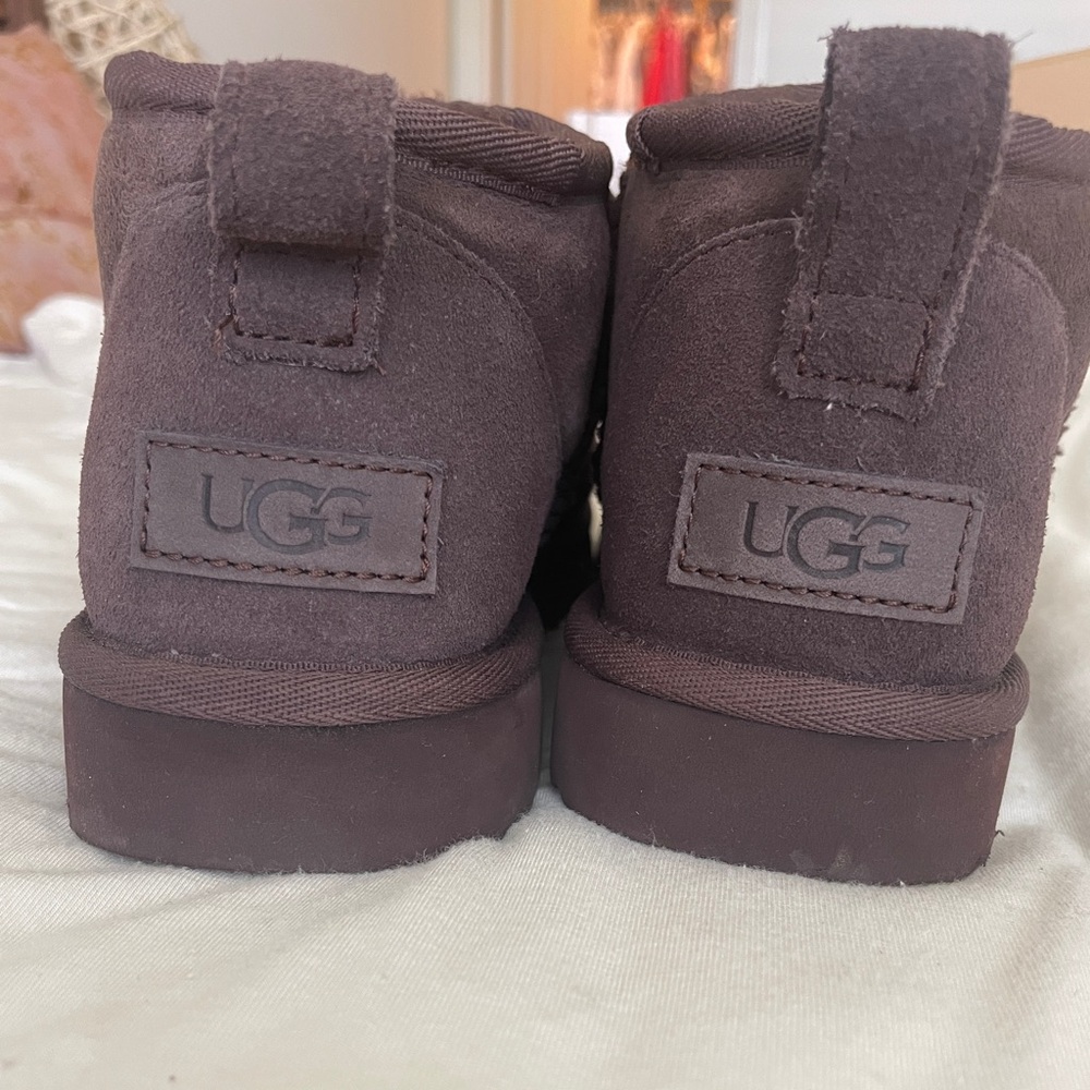 UGG ultra mini dark brown women’s 7